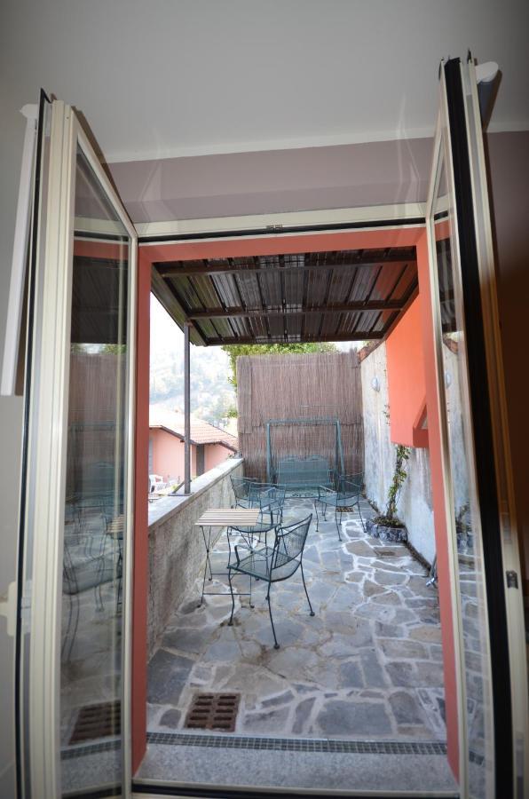 Varennahouse Aston Apt Villa Bagian luar foto